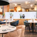 Radisson Blu Royal Hotel, Готель 4*